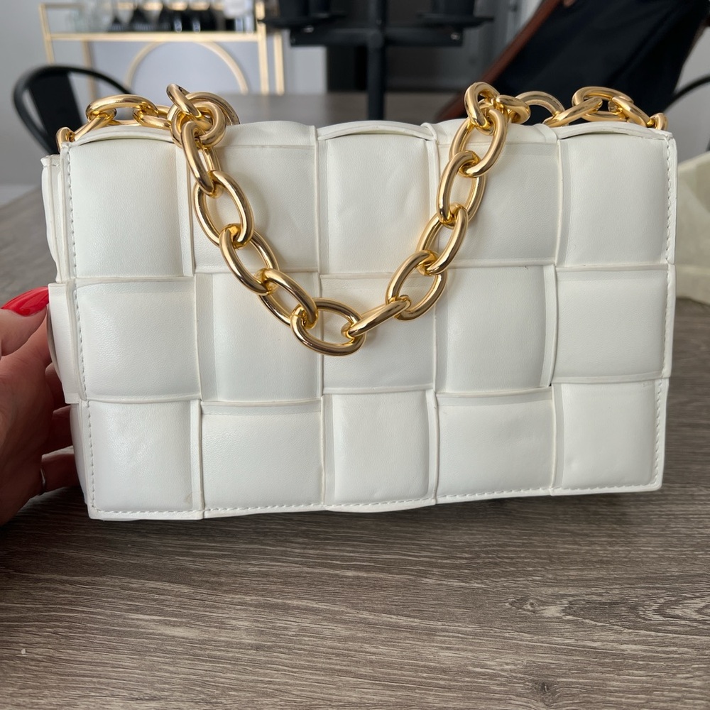 White Quilted Chain Shoulder Bag